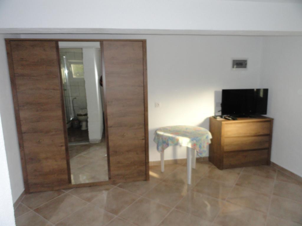 Delfini House Apartman Aszproválta Kültér fotó