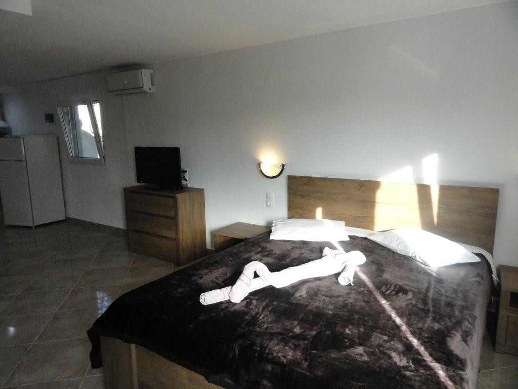 Delfini House Apartman Aszproválta Kültér fotó